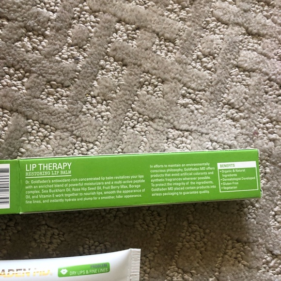 GOLDFADEN MD solution lip therapy restoring lip balm 15ml - Picture 4 of 8